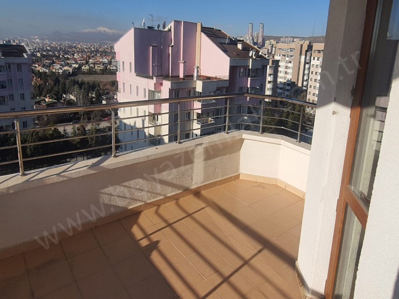 DOLMUŞ VE SERVİS GÜZERGAHINDA GENİŞ BALKONLU KİRALIK 3+1 DAİRE