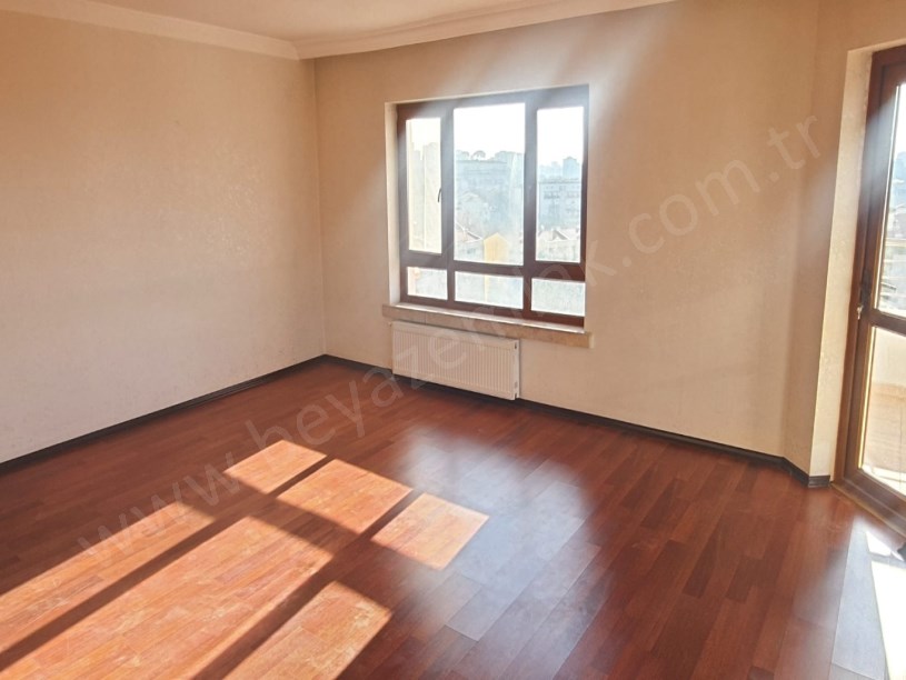 DOLMUŞ VE SERVİS GÜZERGAHINDA GENİŞ BALKONLU KİRALIK 3+1 DAİRE