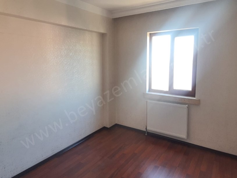 DOLMUŞ VE SERVİS GÜZERGAHINDA GENİŞ BALKONLU KİRALIK 3+1 DAİRE