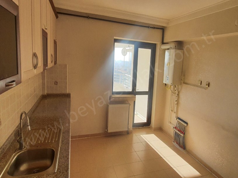 DOLMUŞ VE SERVİS GÜZERGAHINDA GENİŞ BALKONLU KİRALIK 3+1 DAİRE