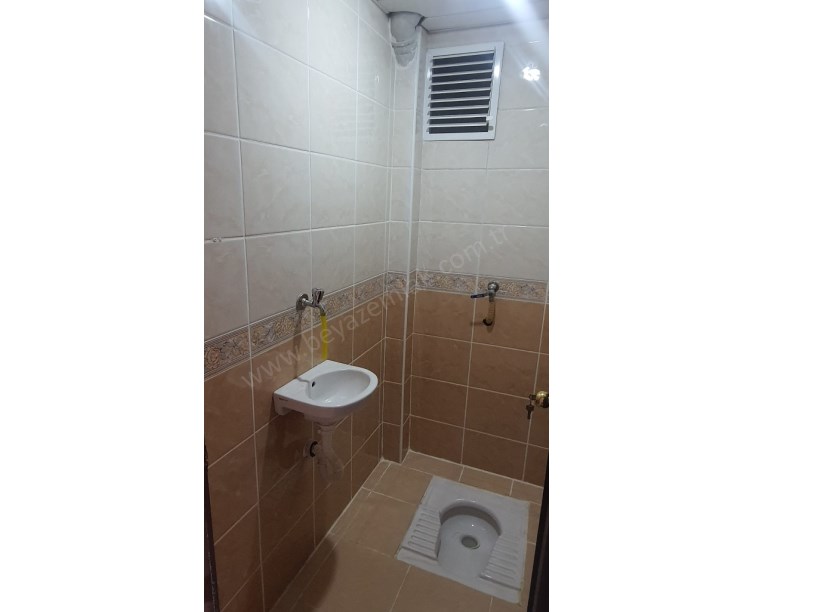 DOLMUŞ VE SERVİS GÜZERGAHINDA GENİŞ BALKONLU KİRALIK 3+1 DAİRE