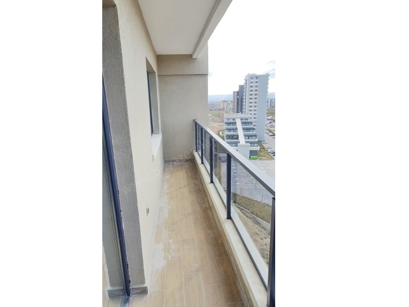 ERYAMAN MERCAN TOWERDA GÖL MANZARALI 1+1 MOBİLYALI SIFIR DAİRE