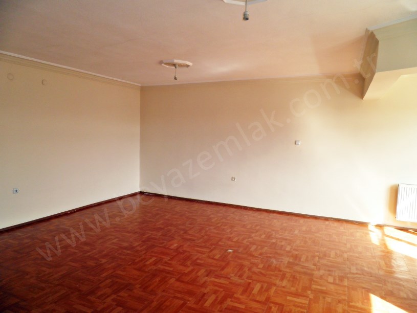 BEYAZ GAYRİMENKULDEN GÜZELKENTTE ARA KAT KOMBİLİ 3+1 DAİRE