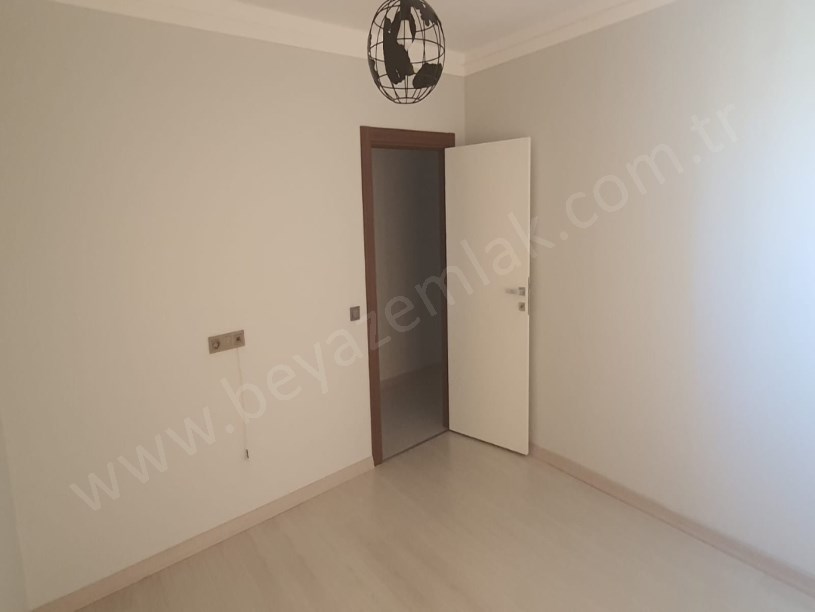 BEYAZ GAYRİMENKULDEN RESİTAL YENİKENTTE GÜVENLİKLİ 2+1 DAİRE