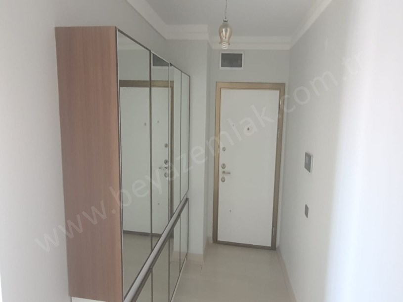 BEYAZ GAYRİMENKULDEN RESİTAL YENİKENTTE GÜVENLİKLİ 2+1 DAİRE