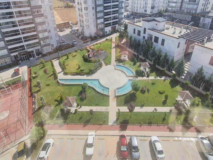 BEYAZ GAYRİMENKULDEN RESİTAL YENİKENTTE GÜVENLİKLİ 2+1 DAİRE