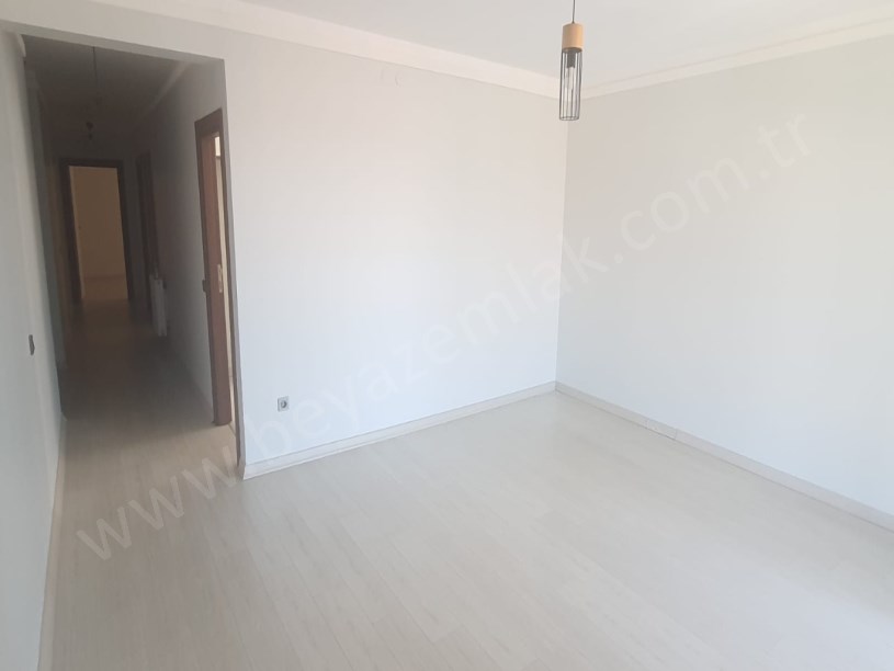 BEYAZ GAYRİMENKULDEN RESİTAL YENİKENTTE GÜVENLİKLİ 2+1 DAİRE