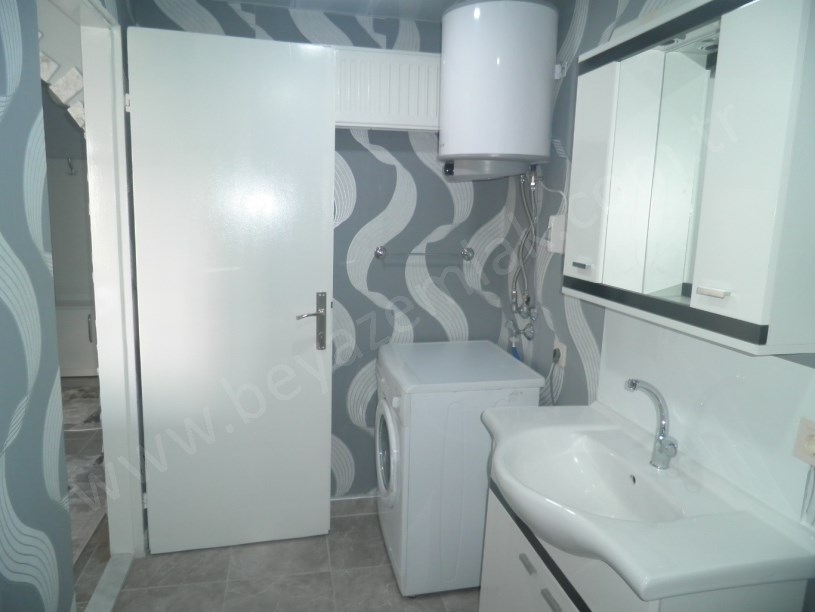 BEYAZ GAYRİMENKULDEN 2.ETAP METRO KARŞISI EŞYALI 1+1 KİRALIK
