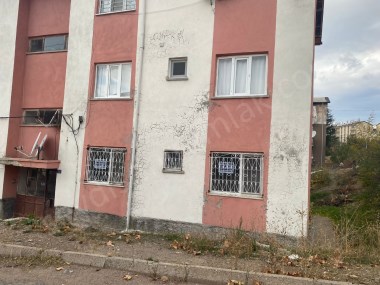 PINAR BAŞINDA SATILIK DAİRE 