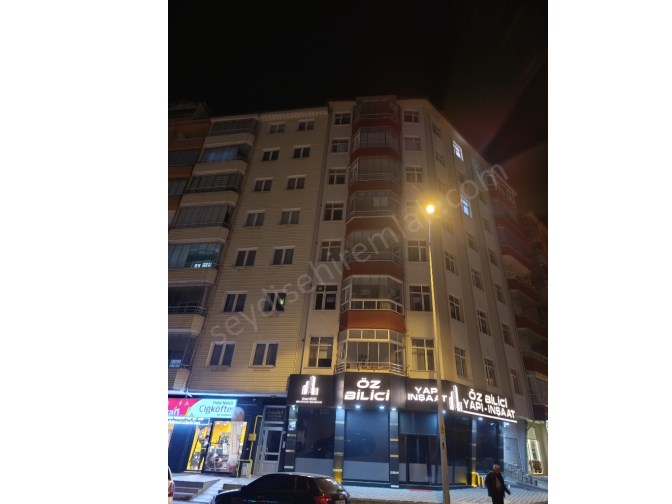 BELEDİYE KARŞISI SATILIK DAİRE 