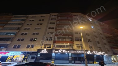 BELEDİYE KARŞISI SATILIK DAİRE 