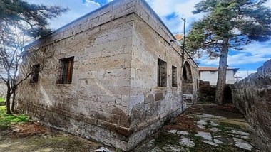 VİALTALAS HARMAN MAHALLESİNDE SATILIK TARİHİ KONAK