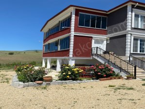 Aksungur Köyü 8.500 m2 Satılık Villa ve Bahçesi 