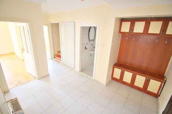 Pamuklar Mah. Yenimahalle Satılık Daire |  3+1 Oda | 200M2 5.250.000Tl  Krediye Uygun  | 3. Kat | Kombi | 1 Banyo | 1 Yatak Odası Resim-3