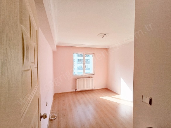 Kaletepe Mah. Yenimahalle Satılık Daire |  3+1 Oda | 160M2 5.150.000Tl  Krediye Uygun  | 4. Kat | Kombi | 1 Banyo | 1 Yatak Odası Resim-2