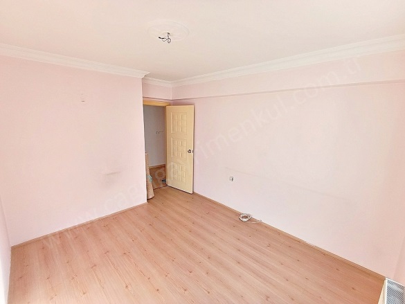 Kaletepe Mah. Yenimahalle Satılık Daire |  3+1 Oda | 160M2 5.150.000Tl  Krediye Uygun  | 4. Kat | Kombi | 1 Banyo | 1 Yatak Odası Resim-5