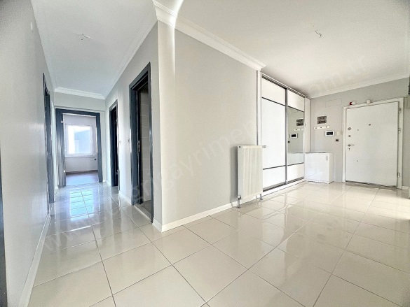 Güventepe Mah. Yenimahalle Satılık Daire |  4+1 Oda | 180M2 6.900.000Tl  Krediye Uygun  | 9. Kat | Merkezi (Pay Ölçer) | 2 Banyo | 1 Yatak Odası Resim-3