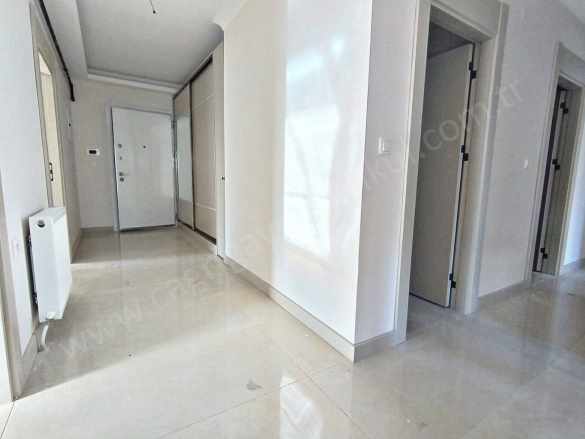 Çağrıdan Kayalarda Manzaralı Ful Yapılı Ve Lüx Teras Balkonlu 4+1 3+1 Satılık Daire Yenimahalle Kayalar Mah