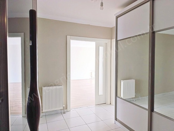 Kayalar Mah. Yenimahalle Kiralık Daire |  4+1 Oda | 170M2 Aylık 43.000Tl | 4. Kat | Merkezi (Pay Ölçer) | 2 Banyo | 1 Yatak Odası Resim-3