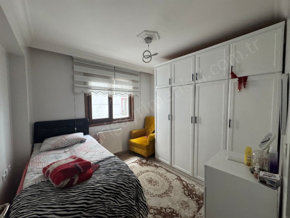 Avcılar Mah. Yenimahalle Satılık Daire |  3+1 Oda | 150M2 7.450.000Tl  Krediye Uygun  | 5. Kat | Kombi | 2 Banyo | 1 Yatak Odası Resim-3