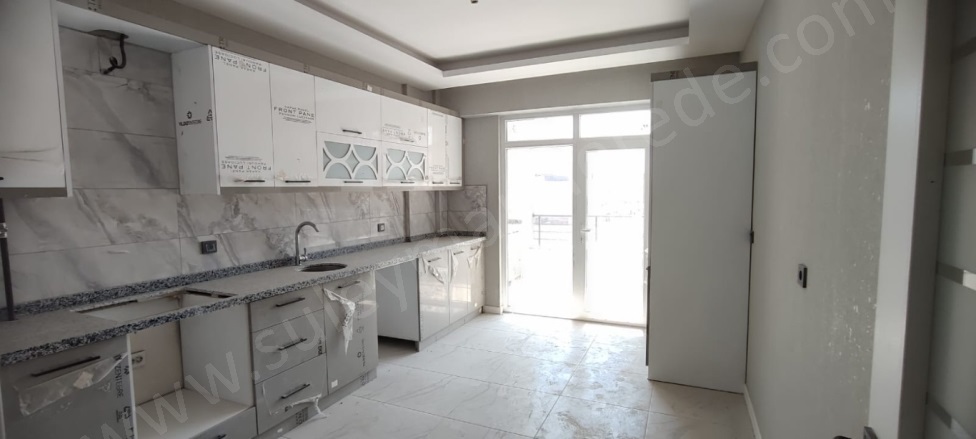 Merkez Selçuklu Satılık Daire |  3+1 Oda | 160M2 3.850.000Tl  Krediye Uygun  | Yüksek Giriş | Kombi | 2 Banyo | 1 Yatak Odası Resim-1