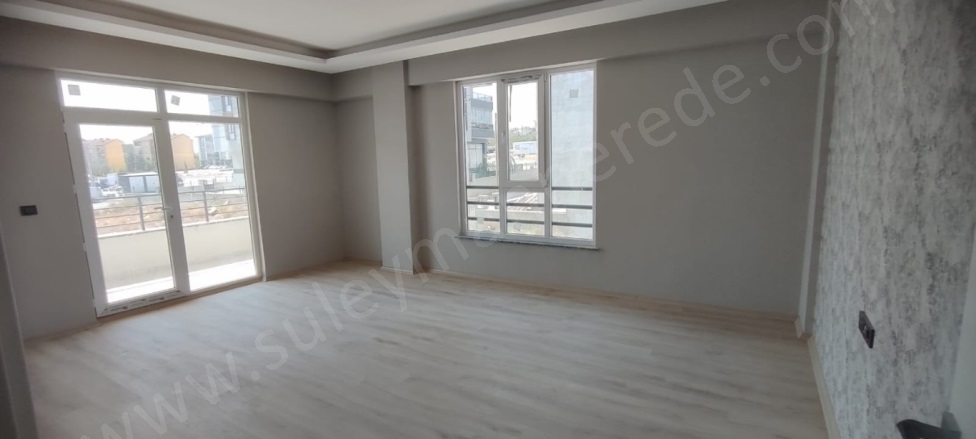 Merkez Selçuklu Satılık Daire |  3+1 Oda | 160M2 3.850.000Tl  Krediye Uygun  | Yüksek Giriş | Kombi | 2 Banyo | 1 Yatak Odası Resim-3
