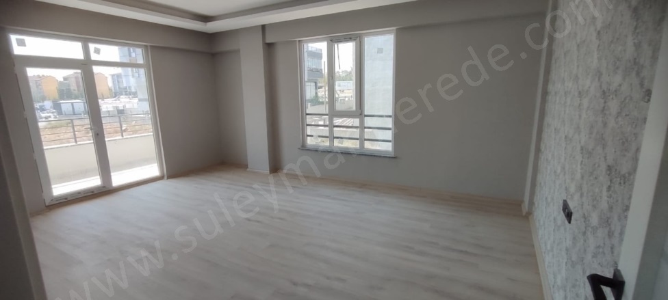 Merkez Selçuklu Satılık Daire |  3+1 Oda | 160M2 3.850.000Tl  Krediye Uygun  | Yüksek Giriş | Kombi | 2 Banyo | 1 Yatak Odası Resim-4