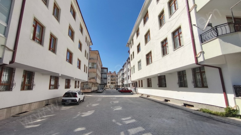 - Karatay Satılık Daire |  3+1 Oda | 165M2 2.600.000Tl | 3. Kat | Soba | 1 Banyo Resim-2