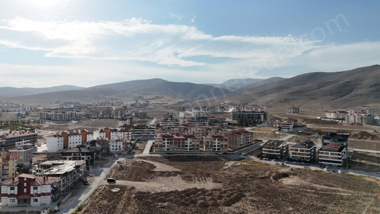 - Selçuklu Satılık Daire |  3+1 Oda | 155M2 5.500.000Tl | 2. Kat | Kombi | 2 Banyo Resim-4