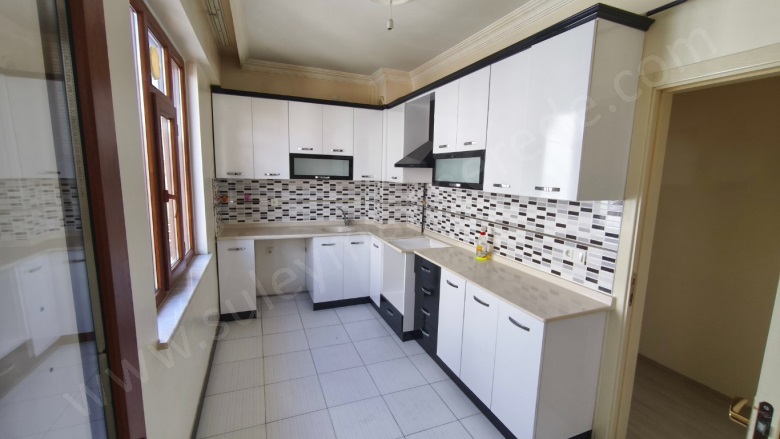 - Selçuklu Kiralık Daire |  3+1 Oda | 145M2 Aylık 23.000Tl | 2. Kat | Kombi | 1 Banyo Resim-5