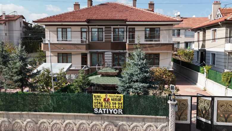 S? Rumi Merkeze Yakın Huzurlu Sakin Ortamdaki Yı Satıyor 7+1 Satılık Villa Selçuklu