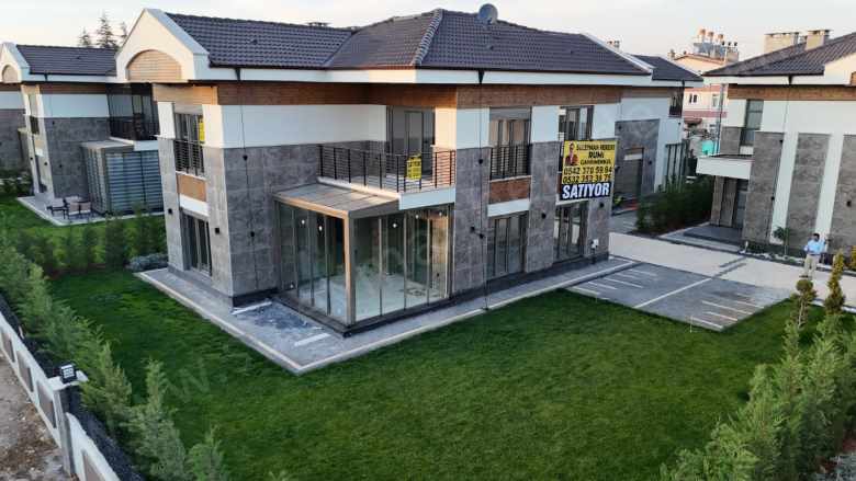 Süleyman Nerede Rumi Gayrimenkul Lalebahçe Mahallesinde Lavinde Lüx Satıyor​ 4+1 Satılık Villa Meram