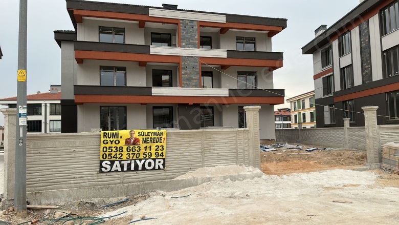 Merkez Konya Satılık Bina |  3+1 Oda | 165M2 6.350.000Tl  Krediye Uygun  | 2. Kat | Yerden Isıtma | 2 Banyo | 1 Yatak Odası Resim-1