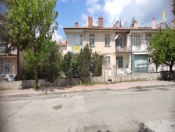 Selçuklu Merkez Satılık Daire 3+1 120 M2 | 2. Kat | Doğalgaz | 1 Banyo | 1 Yatak Odası