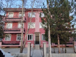 Meram - Kiralık Daire 2+1 125 M2 | Giriş Katı | Doğalgaz | 1 Banyo