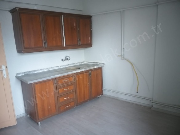 Murat Paşa Yakutiye Kiralık Daire |  1 Oda | 110M2 Aylık 9.000Tl | 5. Kat | Kombi | 1 Banyo Resim-4