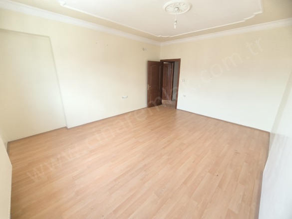 Şükrüpaşa Yakutiye Satılık Daire |  3+1 Oda | 175M2 3.250.000Tl  Krediye Uygun  | 4. Kat | Kombi | 2 Banyo Resim-4