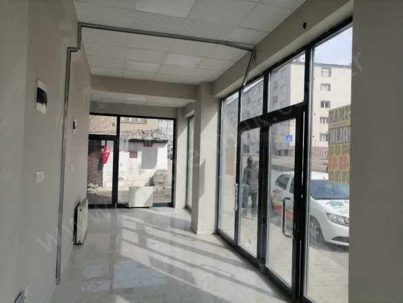 Kayakyolunda Kavşak Üzerinde Kiralık Dükkan iş Yeri Çınardan ilan No:4966 Palandöken Yunusemre