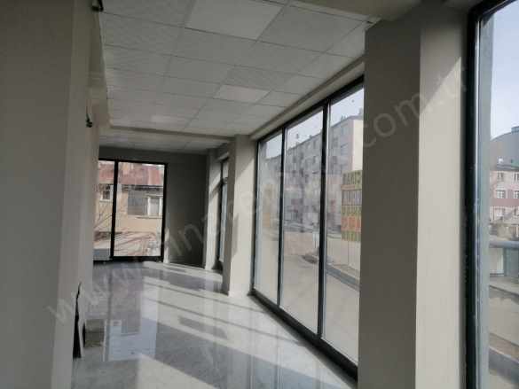 Kayakyolunda Kavşak Üzerinde Kiralık Dükkan iş Yeri Çınardan ilan No:4966 Palandöken Yunusemre