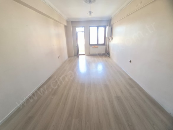 Bosna Caddesi Yakutiye Kiralık Daire |  3+1 Oda | 170M2 Aylık 20.000Tl | 2. Kat | Merkezi Isınma | 2 Banyo Resim-3