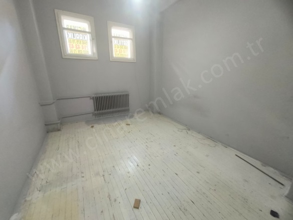 Abdurrahman Gazi Palandöken Satılık Daire |  3+1 Oda | 120M2 750.000Tl | Bodrum | Merkezi Isınma | 1 Banyo Resim-3