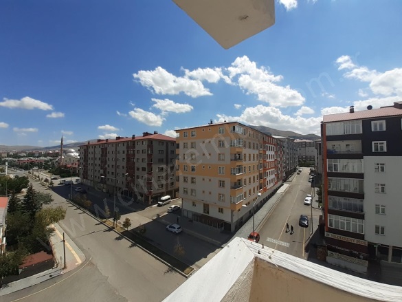 Yıldızkent Palandöken Kiralık Daire |  4+1 Oda | 200M2 Aylık 19.000Tl | 5. Kat | Kombi | 2 Banyo Resim-2