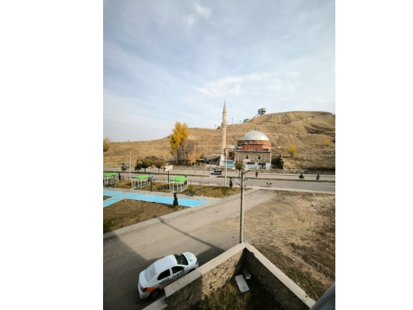 Yenişehir Palandöken Kiralık Daire |  3+1 Oda | 165M2 Aylık 10.500Tl | 3. Kat | Kombi | 2 Banyo Resim-3