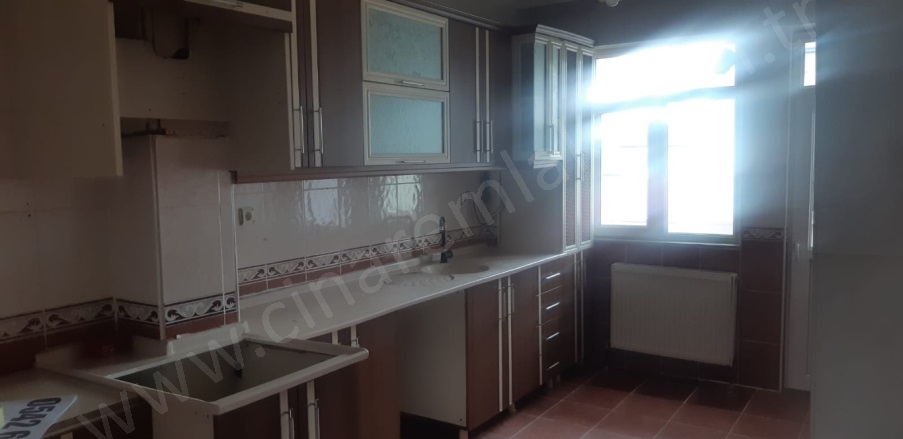 Yukarı Köşk Palandöken Kiralık Daire |  2+1 Oda | 120M2 Aylık 14.000Tl | 5. Kat | Kombi | 1 Banyo Resim-2