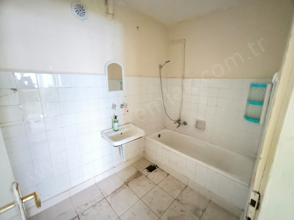 Yoncalık Yakutiye Kiralık Daire |  3+1 Oda | 160M2 Aylık 8.000Tl | 1. Kat | Kombi | 1 Banyo Resim-3