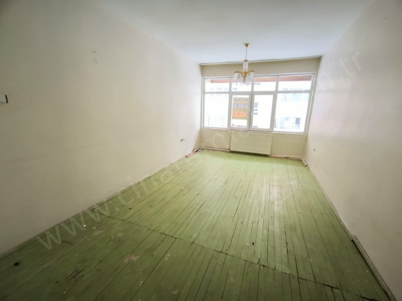 Yoncalık Yakutiye Kiralık Daire |  3+1 Oda | 160M2 Aylık 8.000Tl | 1. Kat | Kombi | 1 Banyo Resim-5