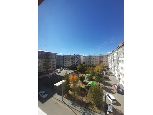 Yıldızkent Palandöken Kiralık Daire |  3+1 Oda | 180M2 Aylık 19.000Tl | 4. Kat | Kombi | 2 Banyo Resim-5