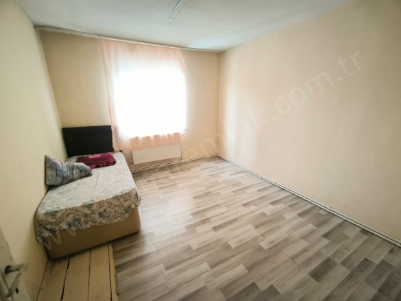 Abdurrahman Gazi Palandöken Satılık Daire |  2+1 Oda | 148M2 990.000Tl | 2. Kat | Kombi | 1 Banyo Resim-3