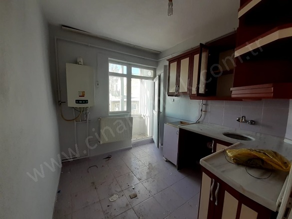 Yunusemre Palandöken Kiralık Daire |  3+1 Oda | 135M2 Aylık 10.000Tl | 2. Kat | Kombi | 1 Banyo Resim-2