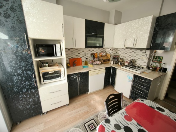 Terminal Yakutiye Satılık Daire |  3+1 Oda | 180M2 3.196.000Tl  Krediye Uygun  | 5. Kat | Merkezi Isınma | 1 Banyo Resim-4